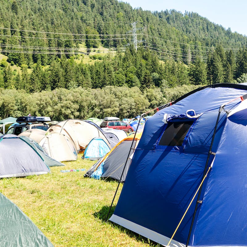 bungalowpark, camping, dagrecreatie, dierentuin, kampeerplaats, kampeerterrein, kampement, pretpark, recreatiepark, sauna, speelbos, speeltuin, tentenkamp, vakantiepark, verblijfsrecreatie, wellness