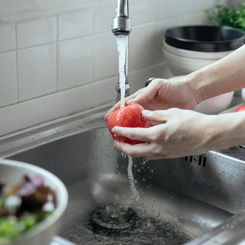 afvoeren, afwaswater, beroepsvaart, huishoudelijk afvalwater, pleziervaart, riolering, rioolwater, spoelwater, toiletwater, vuilwater, waswater