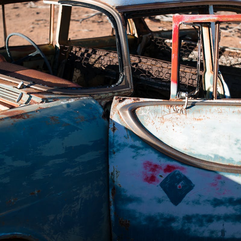 autodemontagebedrijf, autokerkhof, autorecycling, autosloperij, autowrakken, demontage, demonteren, persen, scooterrecycling, slopen, tweewielerdemontagebedrijf, wrakken